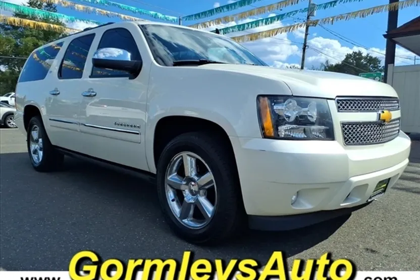 2014 Chevrolet Suburban LTZ photo 1