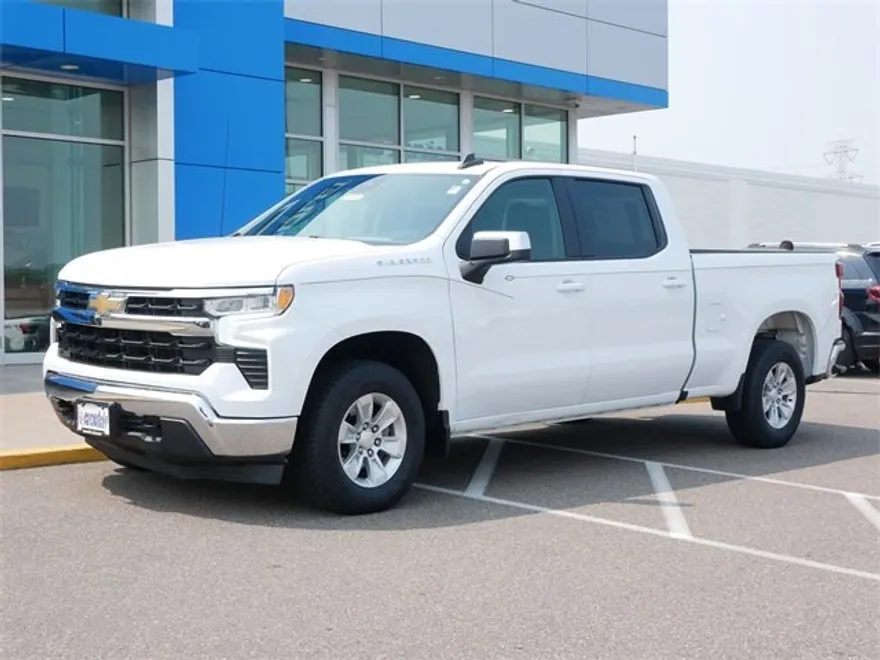 2022 Chevrolet Silverado LT photo 1