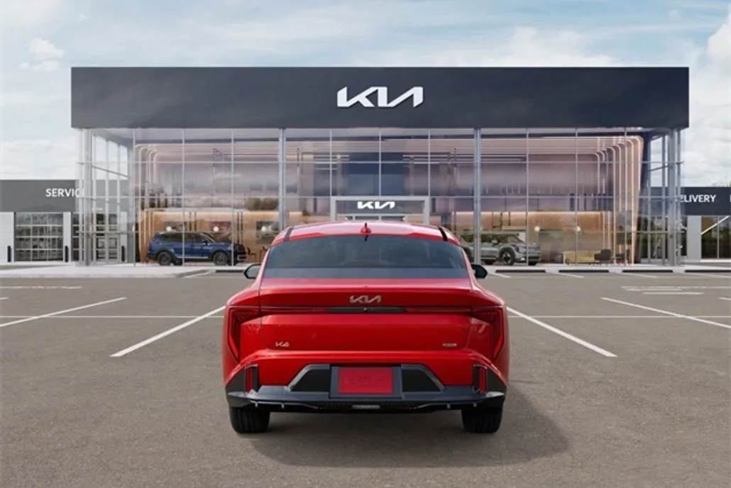 2025 Kia K4 GT-Line photo 1