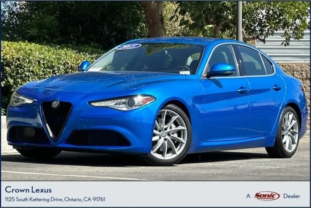 2019 Alfa Romeo Giulia photo 1