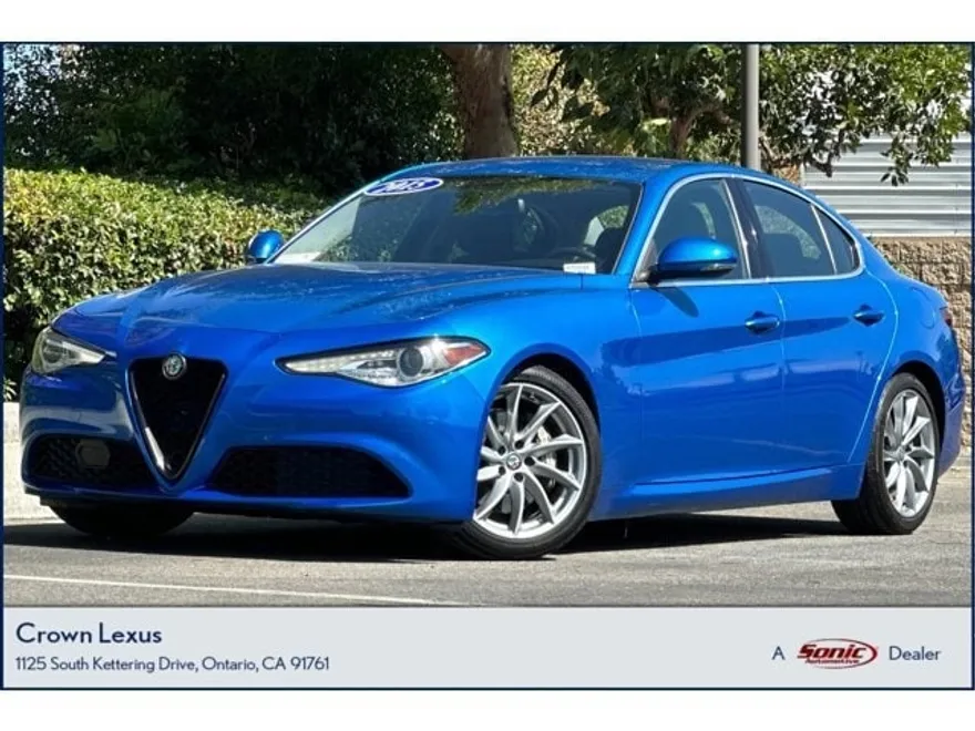 2019 Alfa Romeo Giulia photo 1