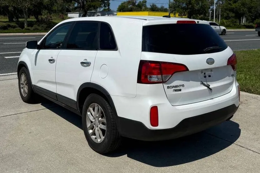 2014 Kia Sorento Base LX photo 1