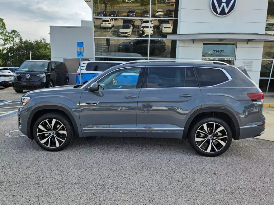 2026 Volkswagen Atlas SEL Premium R-Line photo 1