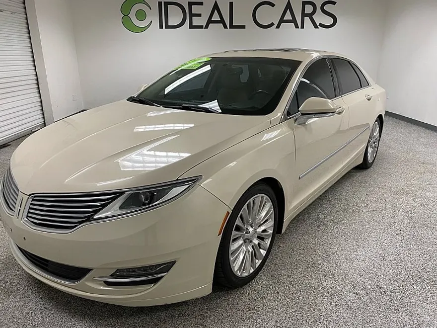 2016 Lincoln MKZ photo 1