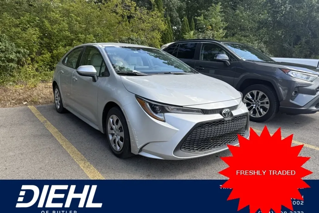 2022 Toyota Corolla LE photo 1
