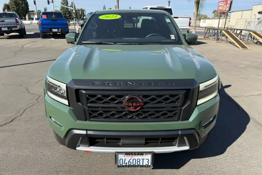 2023 Nissan Frontier Crew Cab PRO-X photo 1