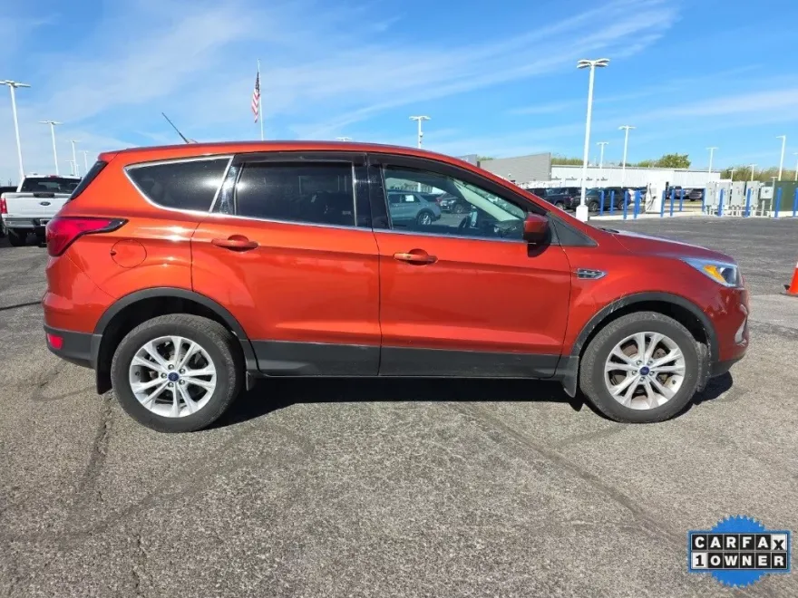 2019 Ford Escape SE photo 1