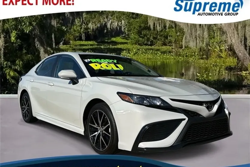 2023 Toyota Camry SE photo 1