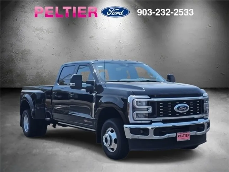 2025 Ford F-350 Lariat photo 1