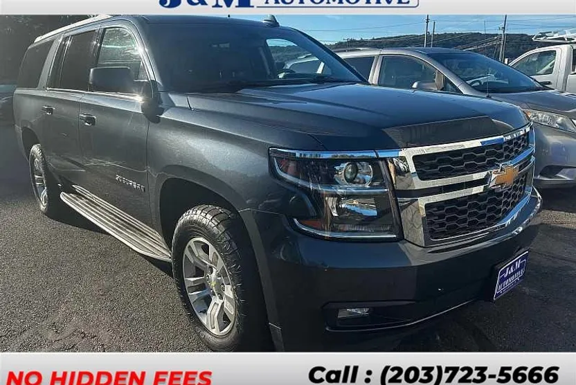 2019 Chevrolet Suburban LT photo 1