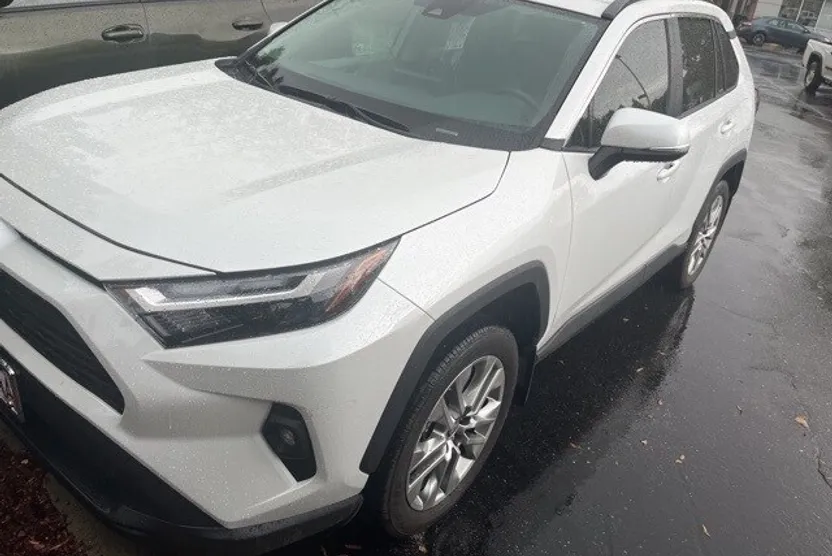 2025 Toyota RAV4 XLE Premium photo 1