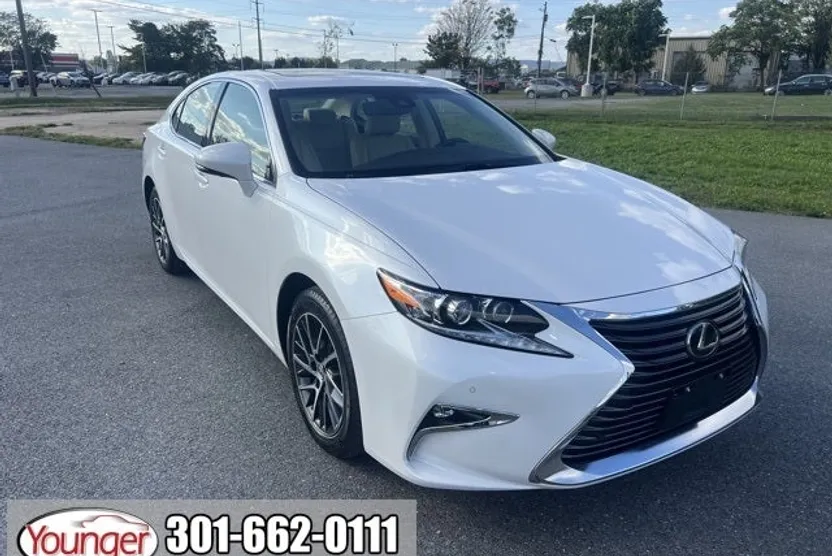 2016 Lexus ES 350 photo 1