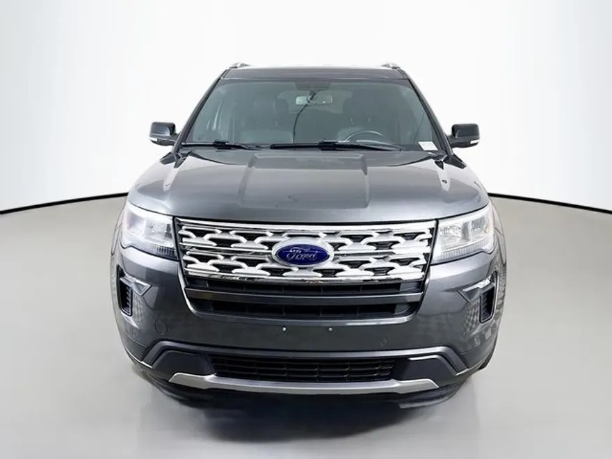 2018 Ford Explorer XLT photo 1