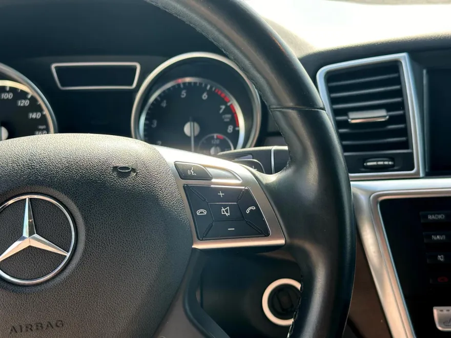 2015 Mercedes Benz ML 4MATIC 350 photo 15