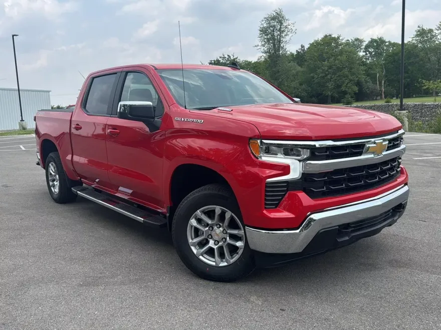 2025 Chevrolet Silverado 1500 LT photo 1