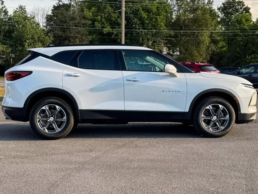 2025 Chevrolet Blazer 2LT photo 1