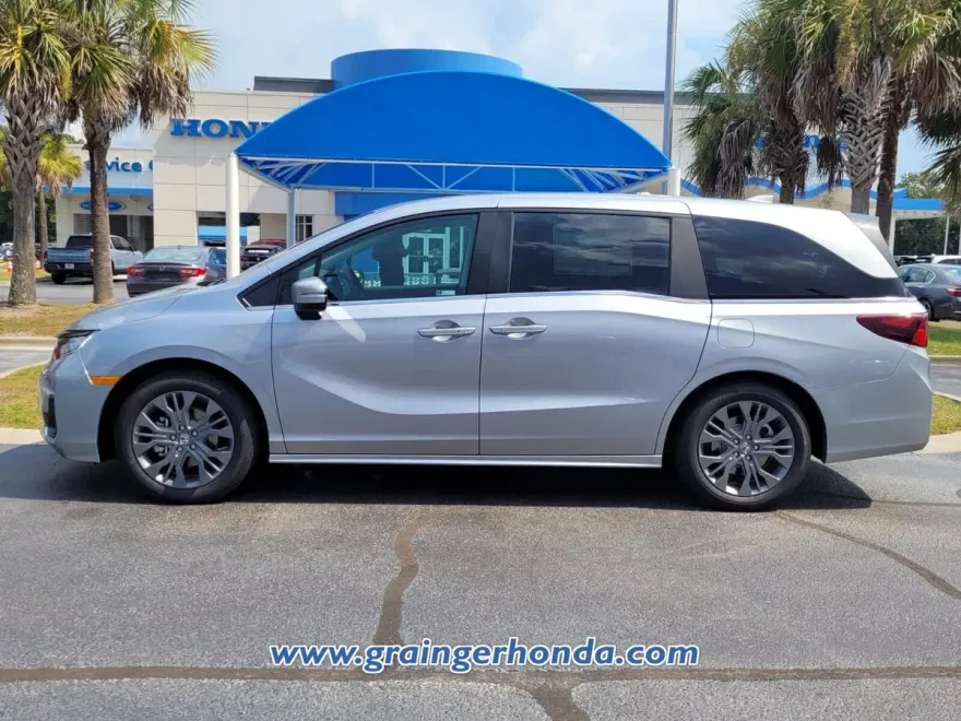 2026 Honda Odyssey Touring photo 1