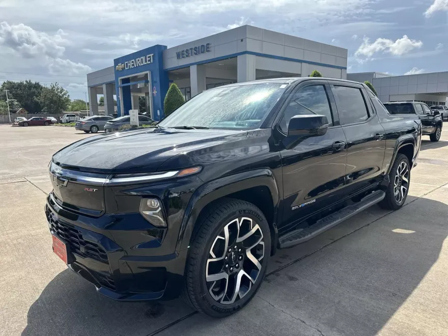 2024 Chevrolet Silverado EV RST photo 1