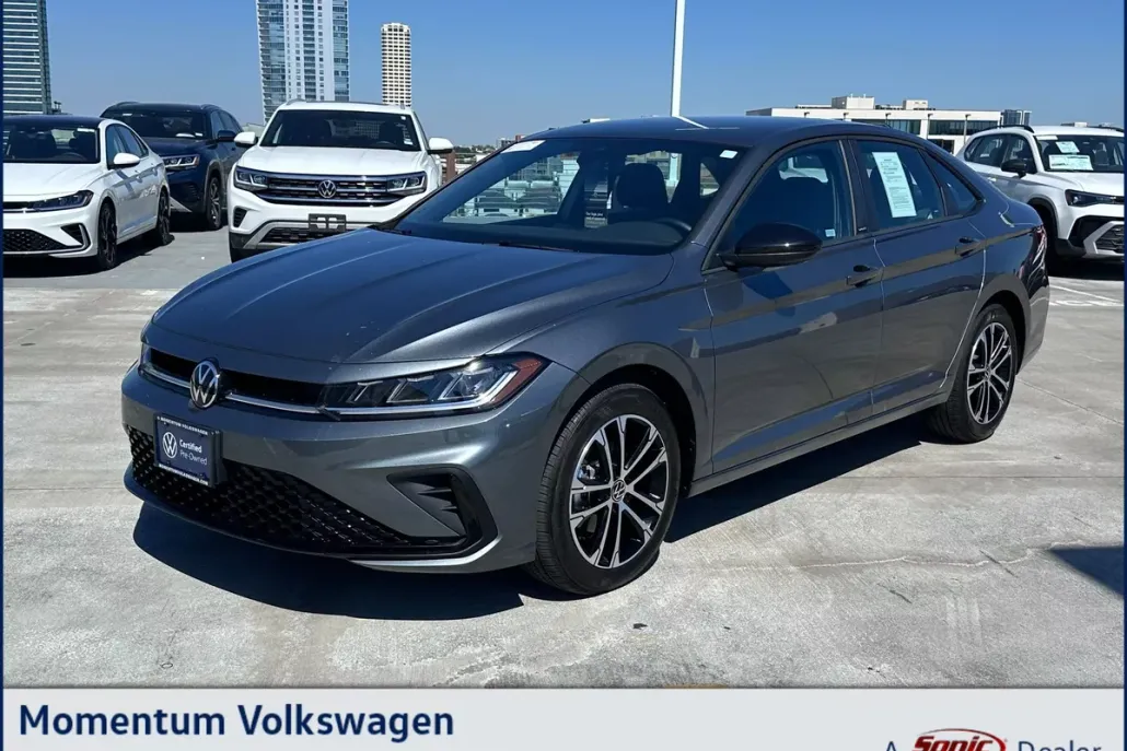 2025 Volkswagen Jetta Sport photo 1