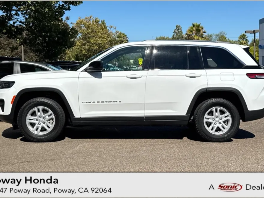2024 Jeep Grand Cherokee Laredo photo 1