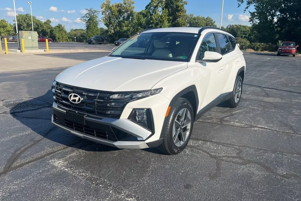 2025 Hyundai Tucson SEL photo 1
