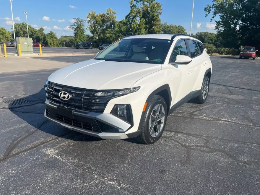 2025 Hyundai Tucson SEL photo 1
