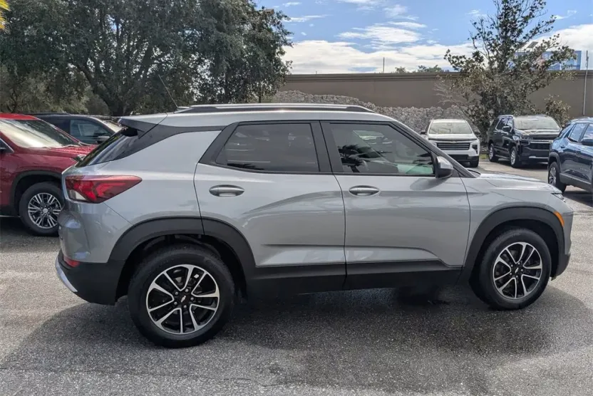 2025 Chevrolet Trailblazer LT photo 1