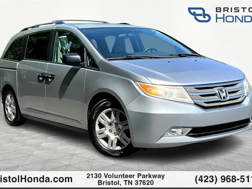 2011 Honda Odyssey LX photo 1