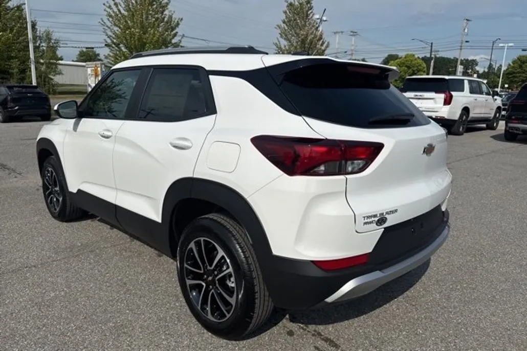 2026 Chevrolet Trailblazer LT photo 1