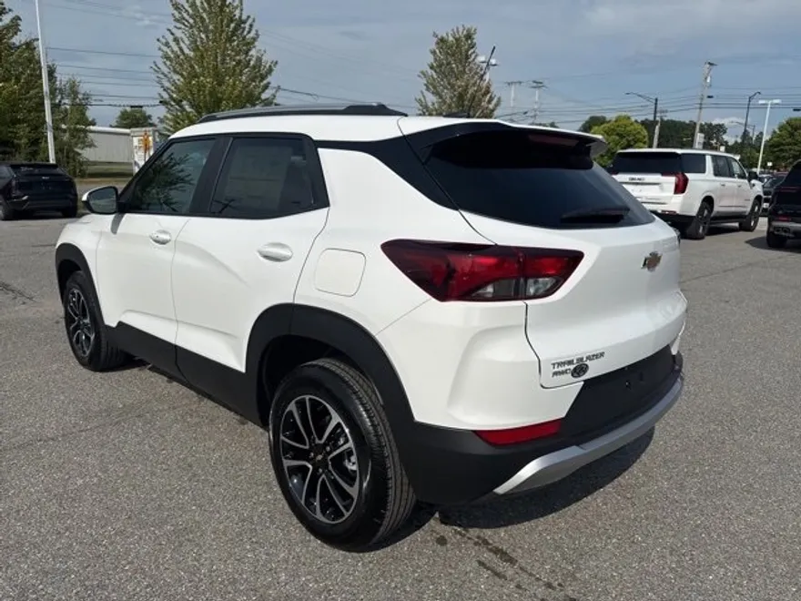 2026 Chevrolet Trailblazer LT photo 1