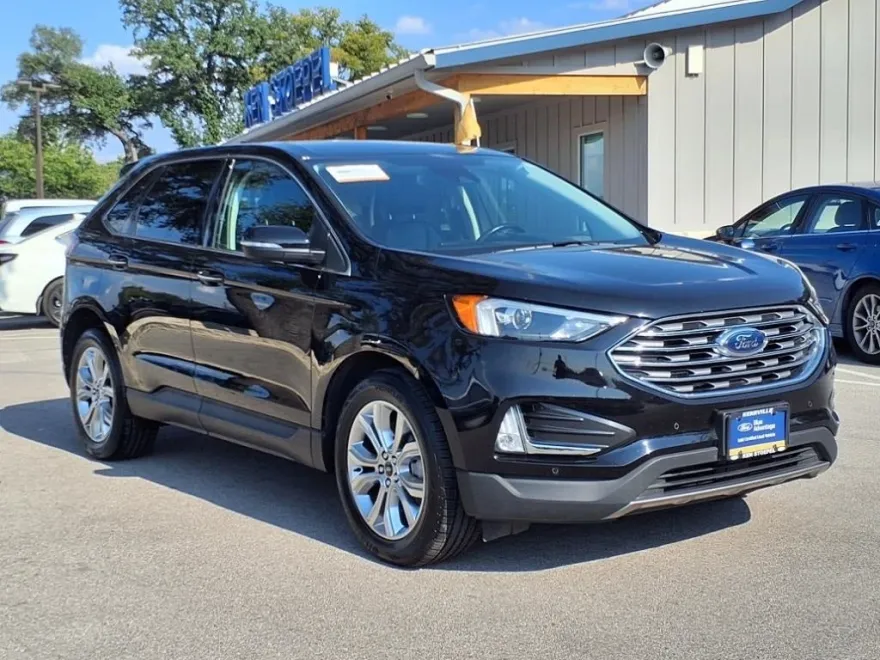 2024 Ford Edge Titanium photo 1