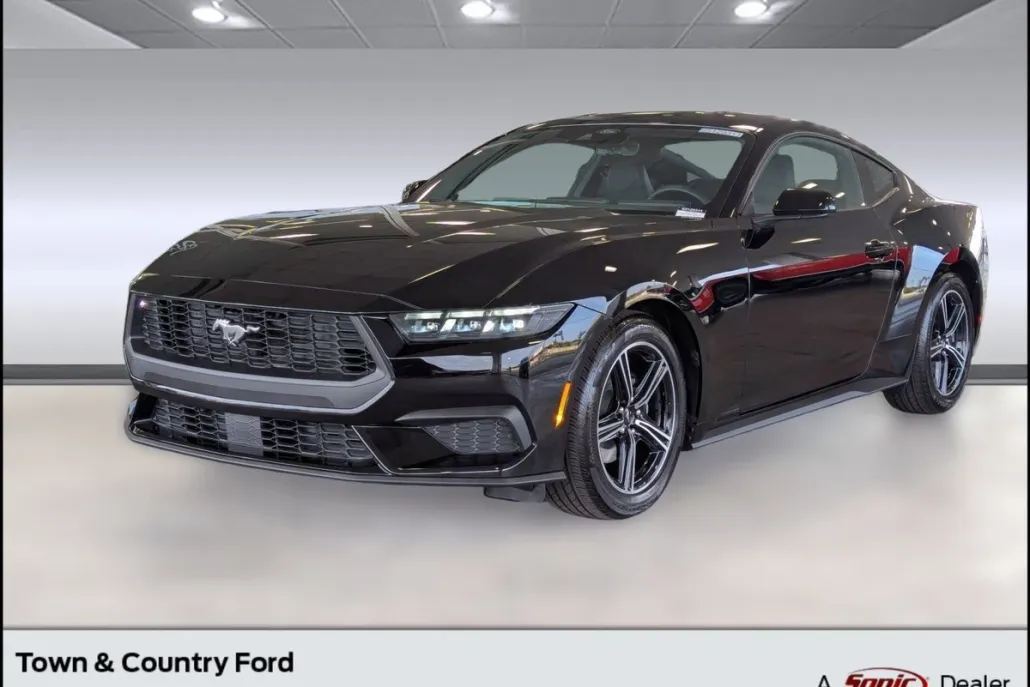 2025 Ford Mustang EcoBoost photo 1
