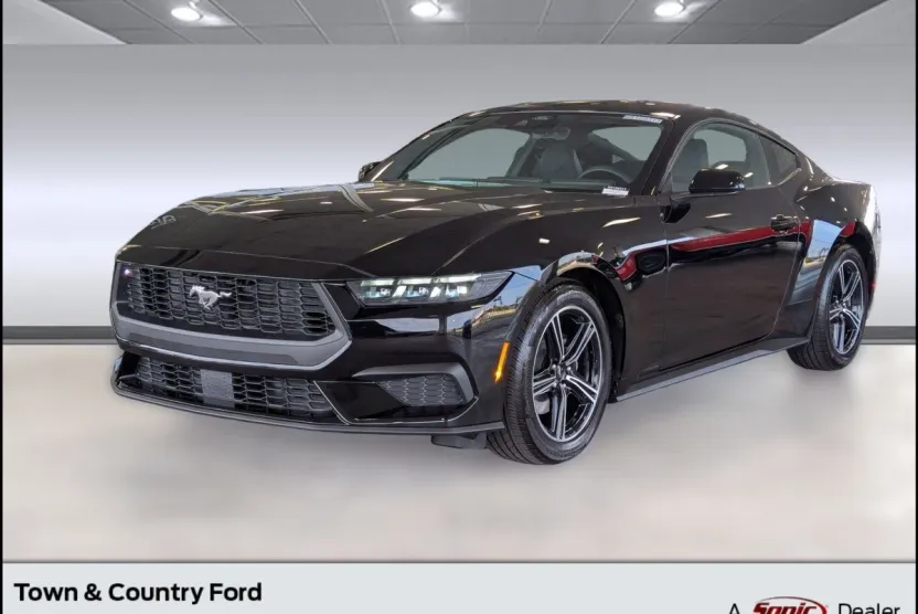 2025 Ford Mustang EcoBoost photo 1