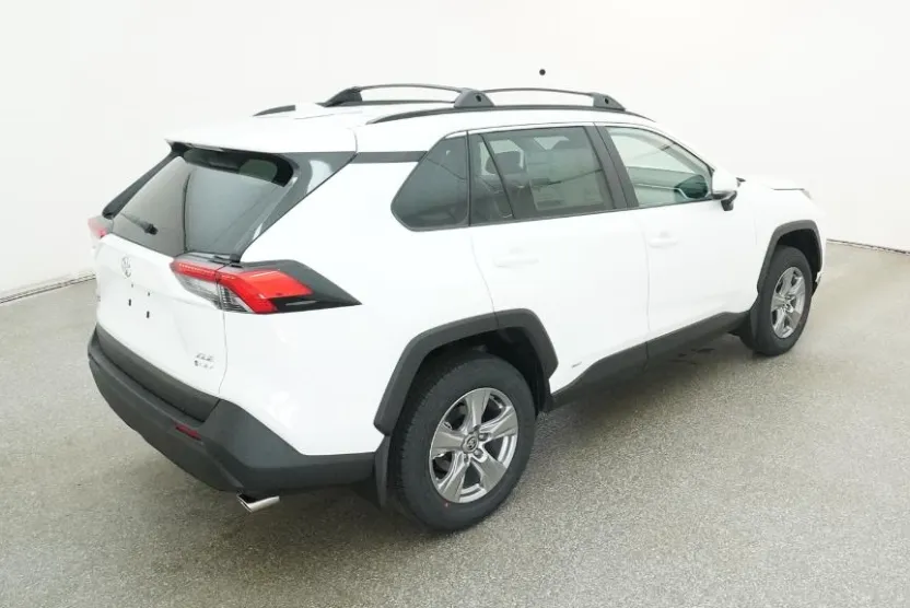 2025 Toyota RAV4 Hybrid XLE photo 1