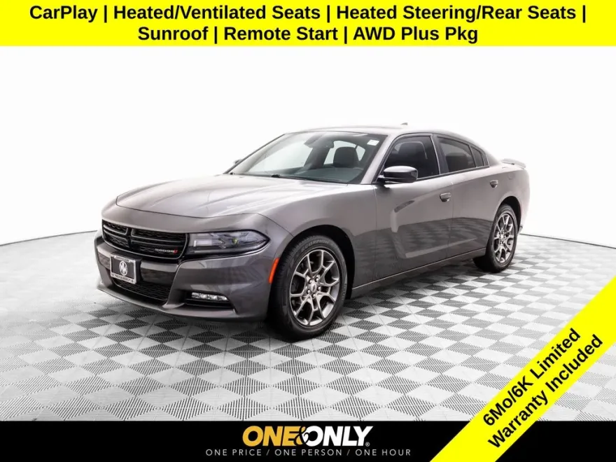 2017 Dodge Charger SXT AWD photo 1