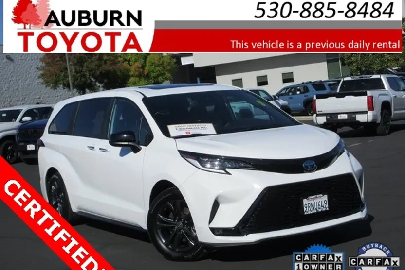 2025 Toyota Sienna XSE photo 1