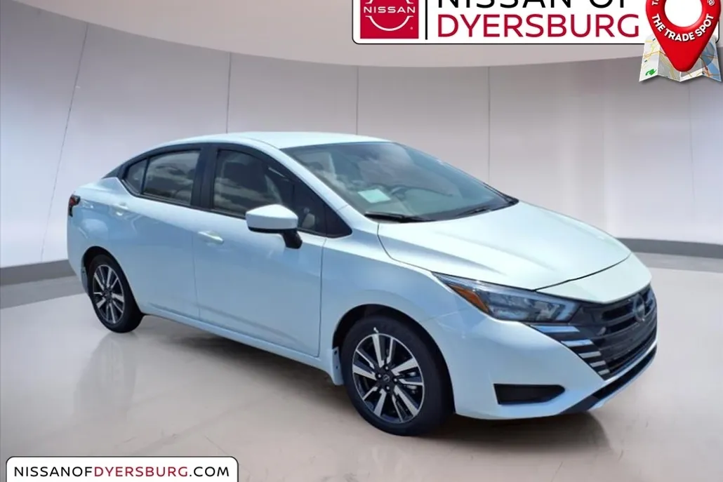 2025 Nissan Versa 1.6 SV photo 1