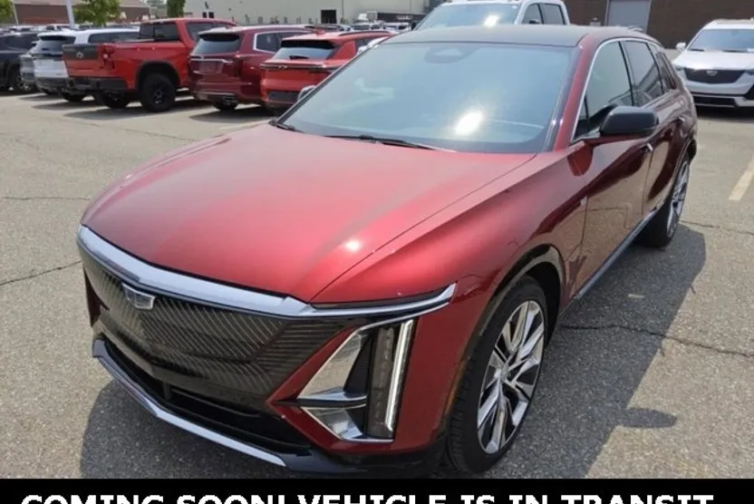 2024 Cadillac Lyriq Luxury photo 1