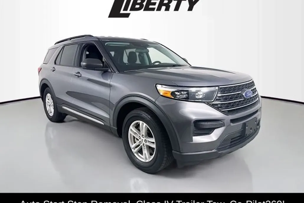 2022 Ford Explorer XLT photo 1