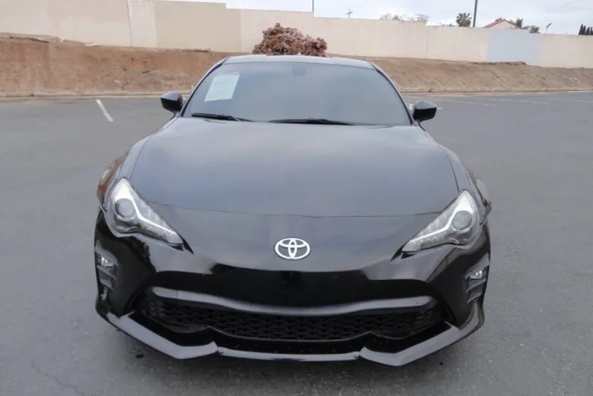 2018 Toyota GR86 Base photo 1