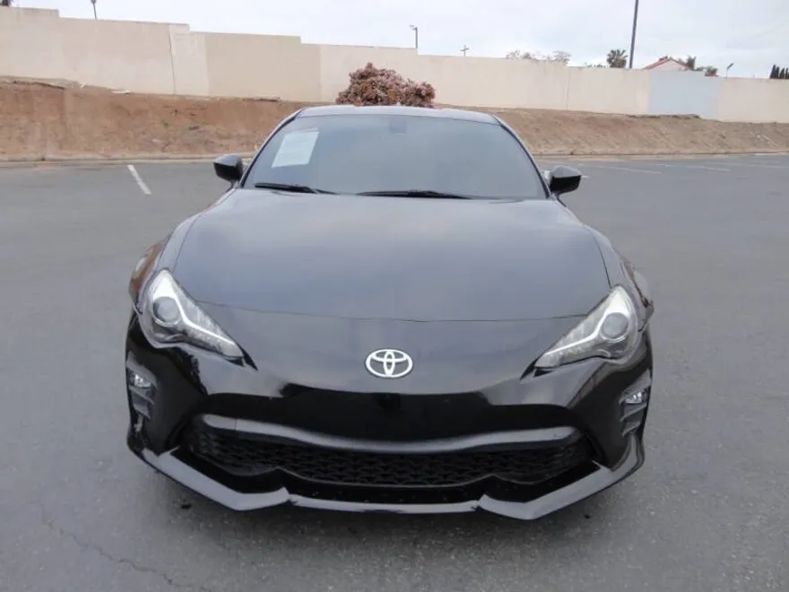 2018 Toyota GR86 Base photo 1
