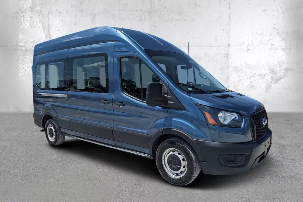 2023 Ford Transit Passenger XL photo 1