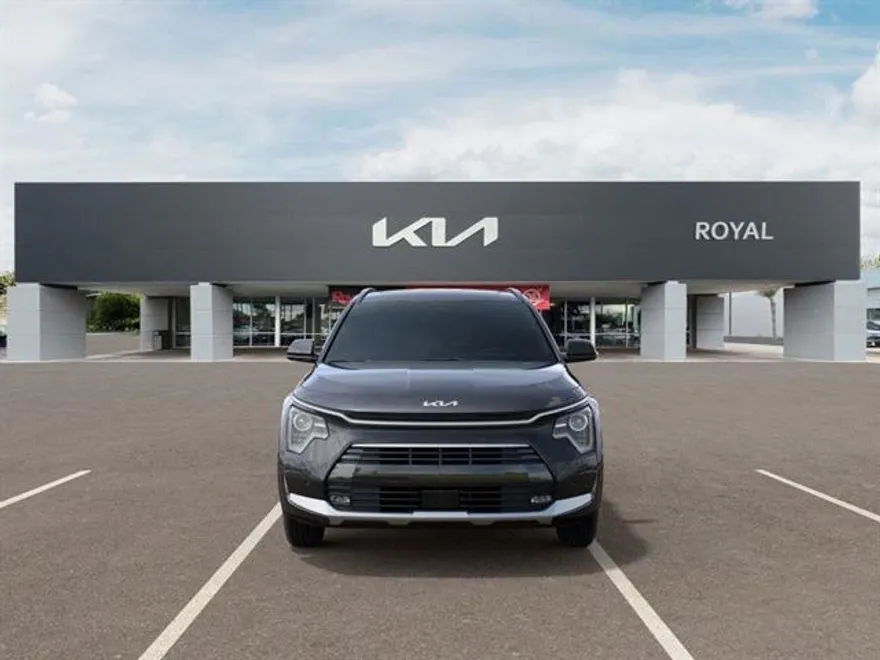2025 Kia Niro SX photo 1