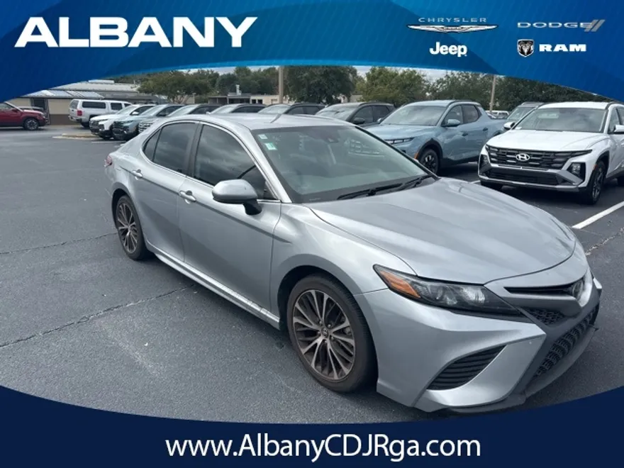 2019 Toyota Camry L photo 1