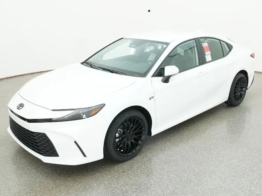 2026 Toyota Camry LE photo 1