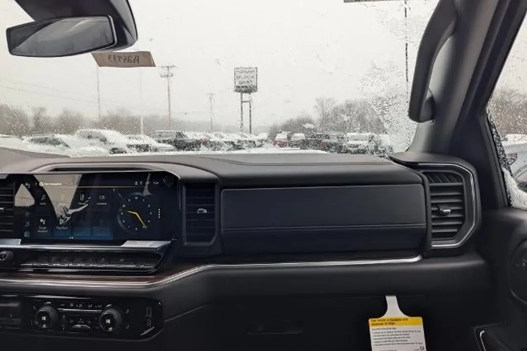 2025 Chevrolet Silverado 2500HD LT photo 1