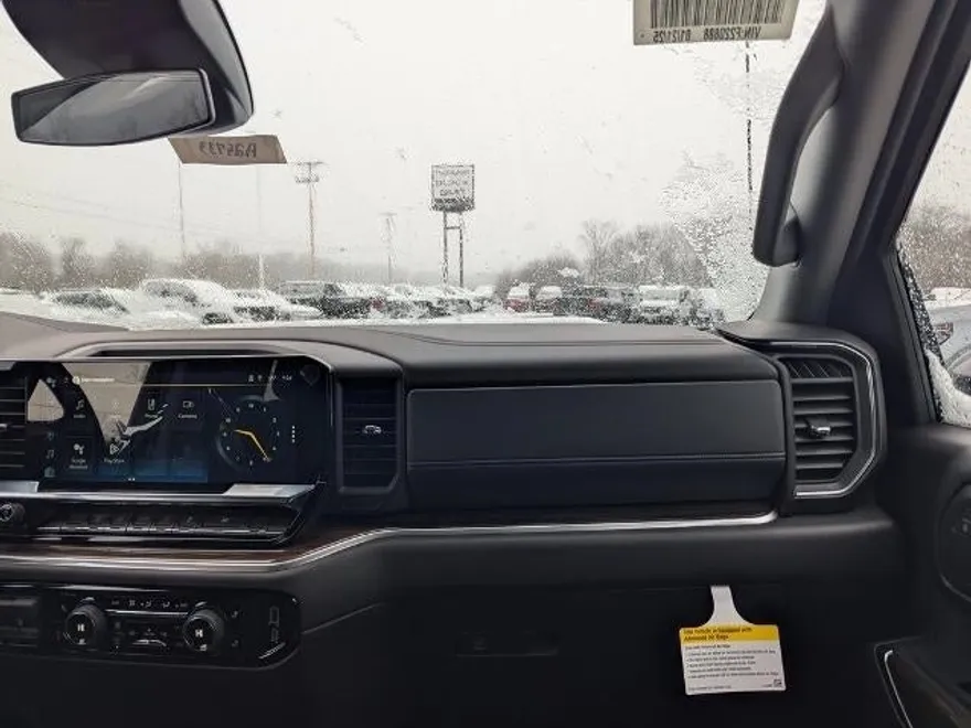 2025 Chevrolet Silverado 2500HD LT photo 1