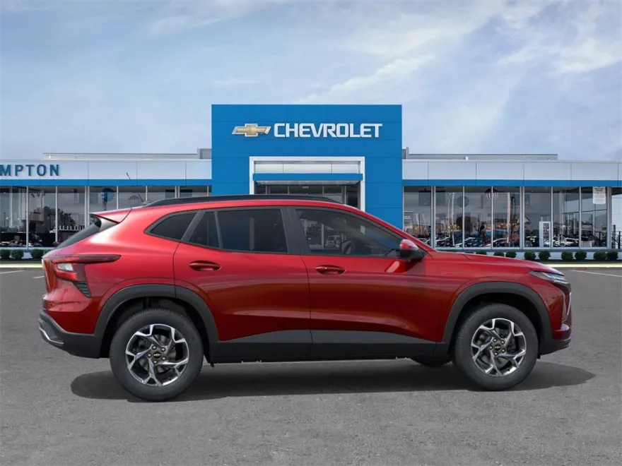 2026 Chevrolet Trax LT photo 1