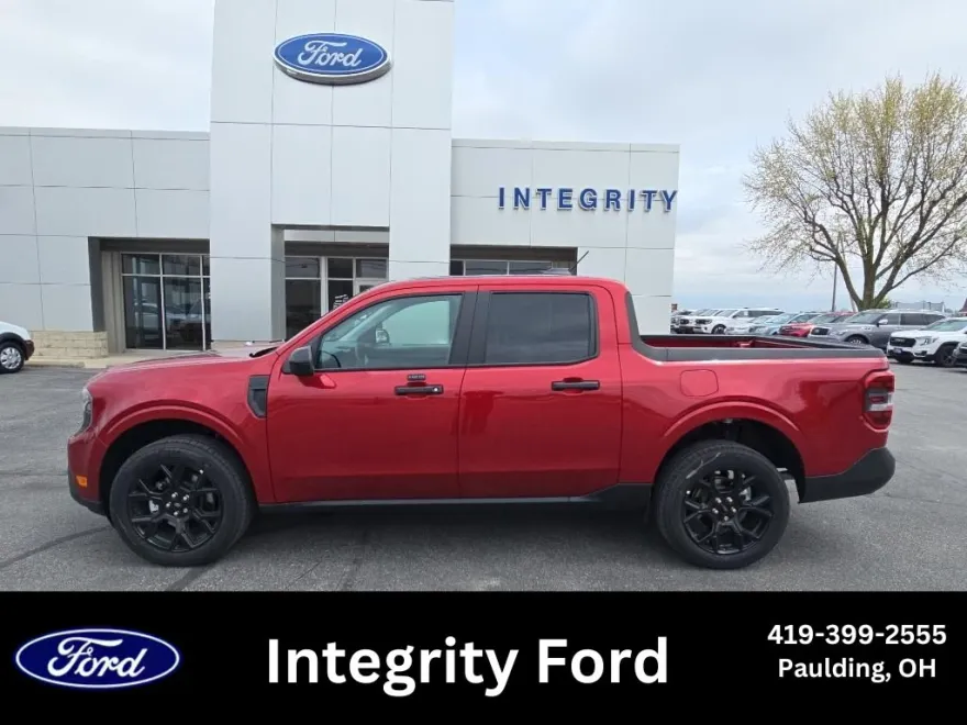 2025 Ford Maverick XLT photo 1