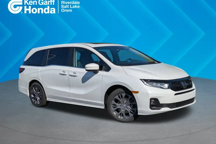 2026 Honda Odyssey Touring photo 1